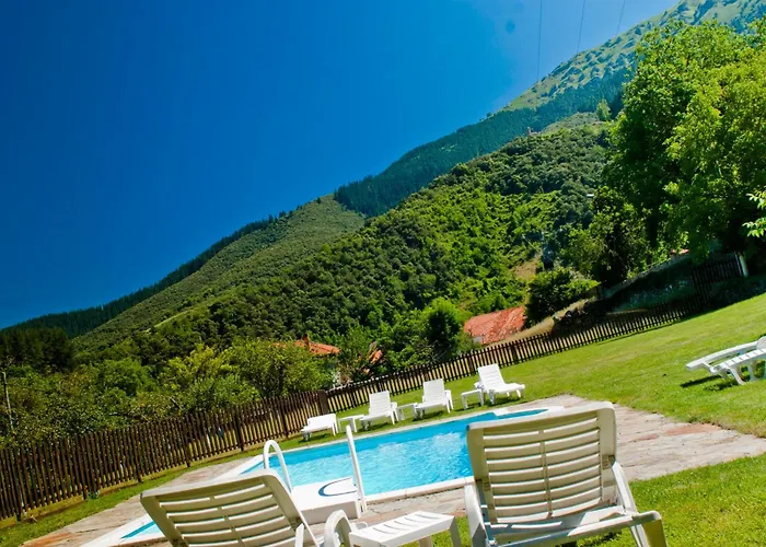 Viviendas Rurales Traldega * Turieno